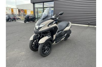 YAMAHA TRICITY 300