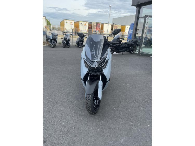 YAMAHA NMAX 125 TECH MAX